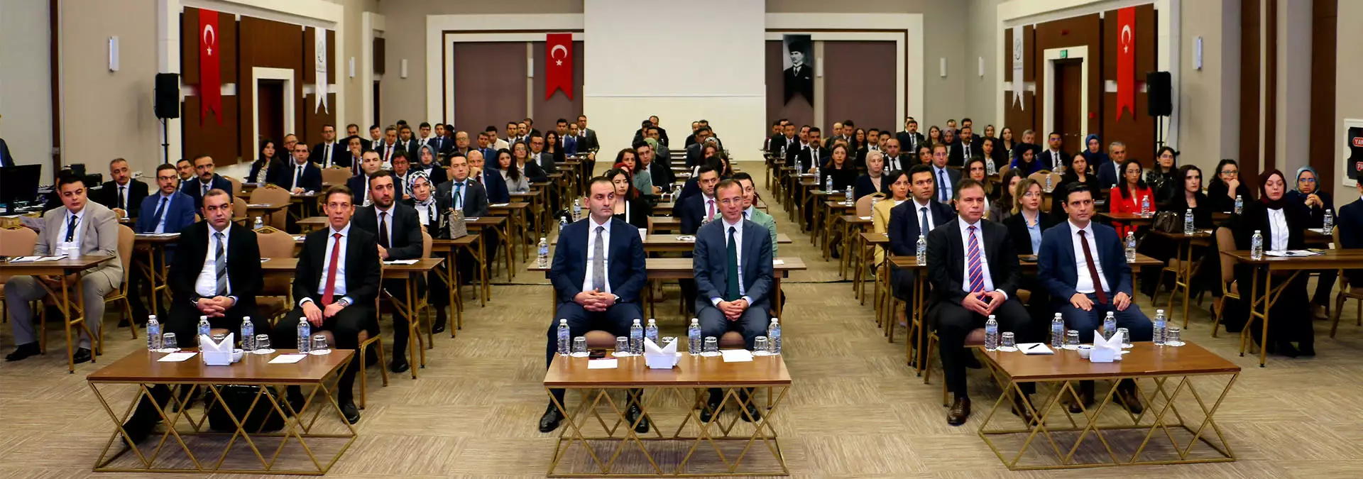 “BİLİŞİM SUÇLARI İLE ÖZEL HAYATA VE HAYATIN GİZLİ ALANINA KARŞI SUÇLAR” KONULU MESLEK İÇİ EĞİTİM PROGRAMI ANTALYA’DA BAŞLADI